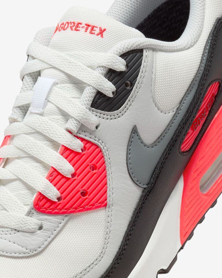 Nike Air Max 90 Gore-Tex Sneakers Summit White/Bright Crimson FD5810-101 1