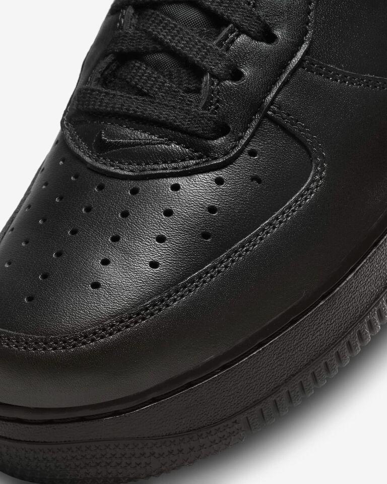 Nike Air Force 1 Low Retro Sneakers Triple Black FN5924-001 05